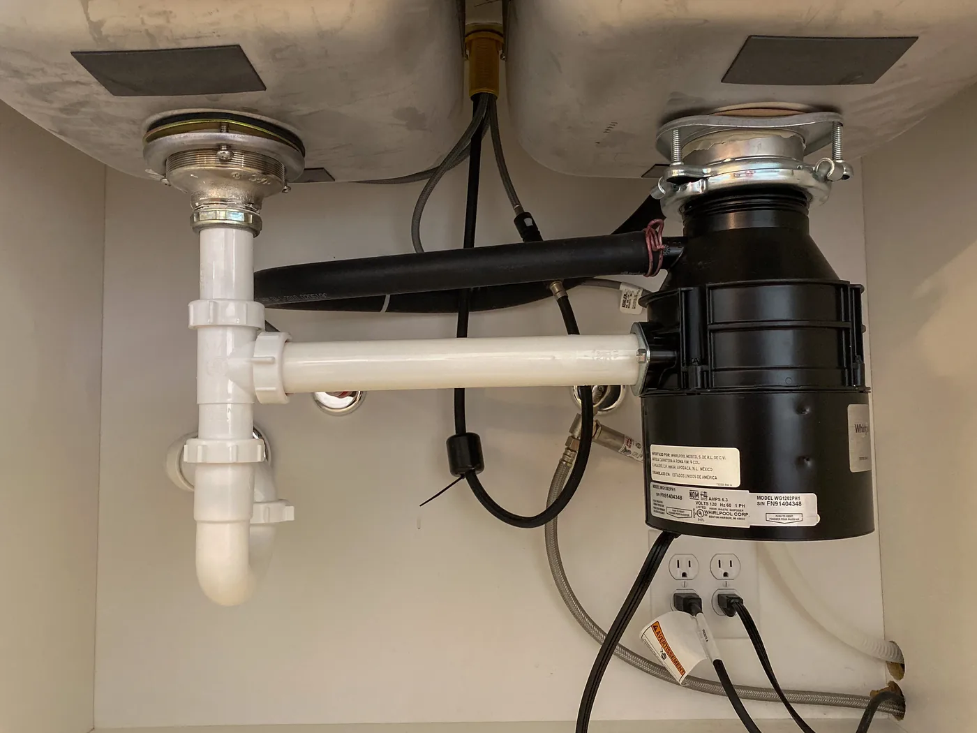 Garbage Disposal Leak in a Fort Worth home