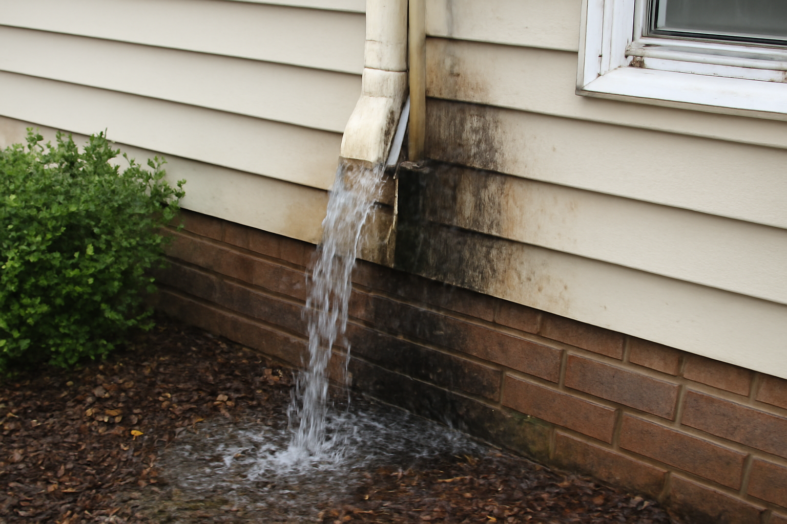 Gutter Overflow Water Removal in Waxahachie, TX
